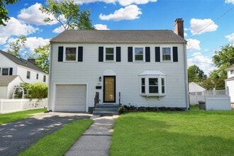 Building Photo - 1729 Boulevard