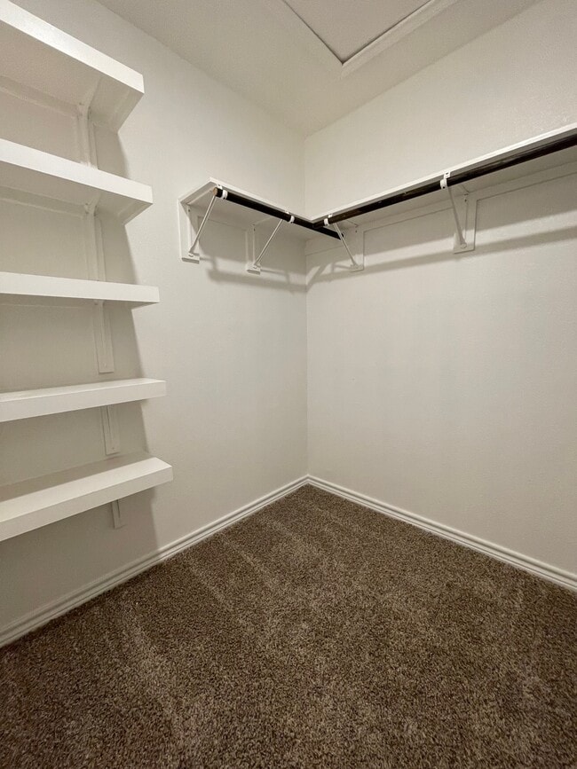 Building Photo - 7905 Schades Way