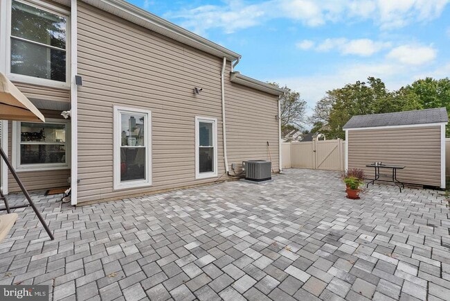 Building Photo - 17 Winchester Dr