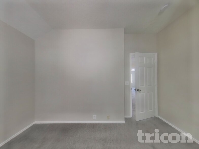 Building Photo - 18810 Woodbreeze Dr