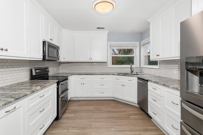 Building Photo - 1215 Trotwood Ave