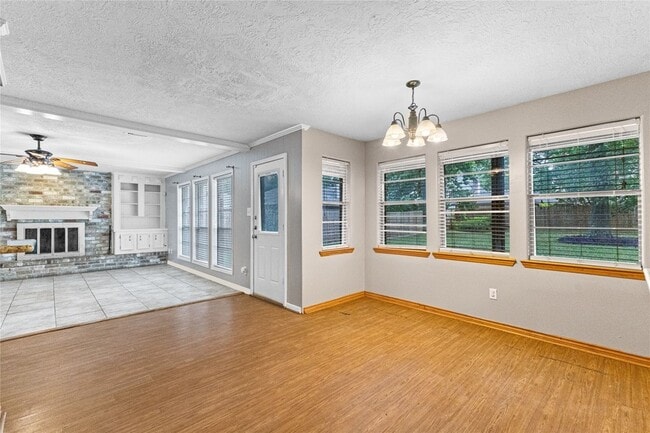 Building Photo - 5718 Upper Lake Dr