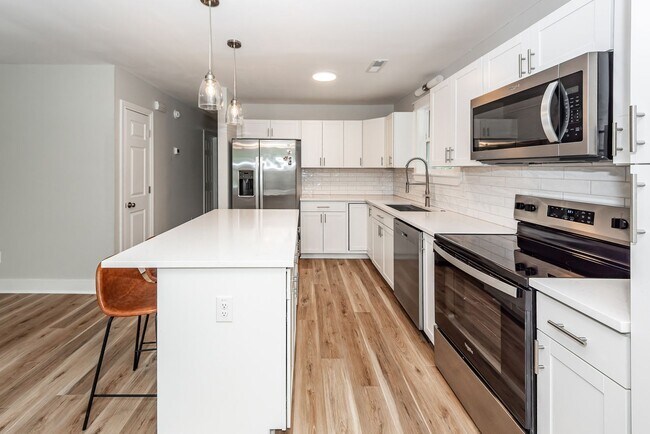 Building Photo - 3 Bedroom, 1 Bathroom Home in Willowbrook - Goose Creek