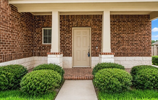 Building Photo - 166 Meadow Grove Dr