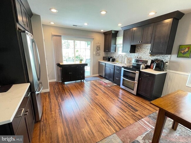 Building Photo - 272 Wood Stream Ct