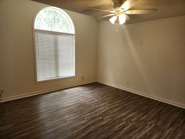 Building Photo - 4905 Black Oak Rd