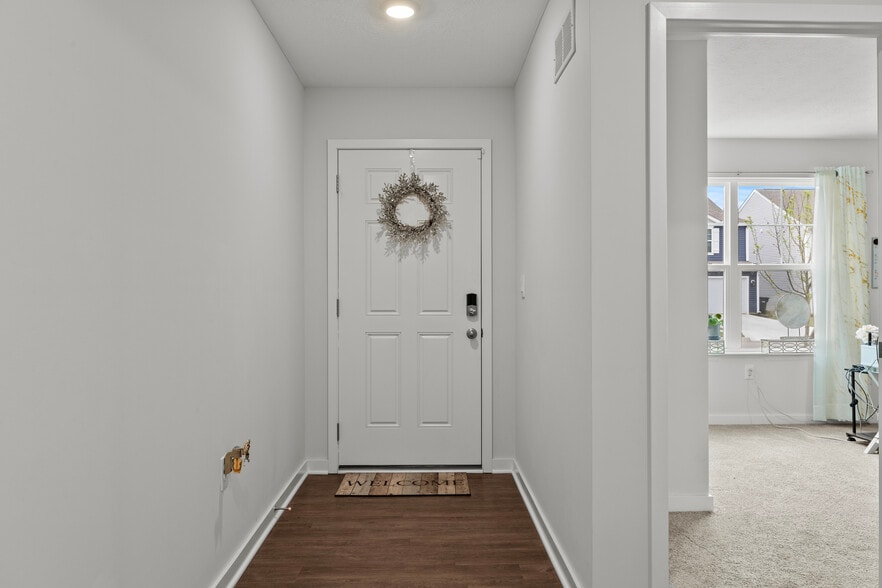 Building Photo - 5969 Hollett Dr S