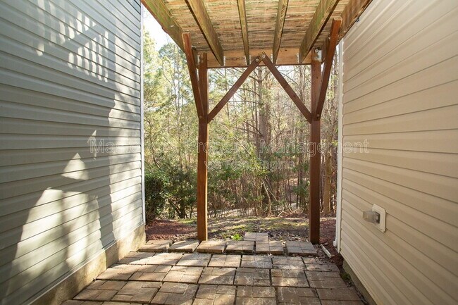 Building Photo - 118 Darley Dale Loop