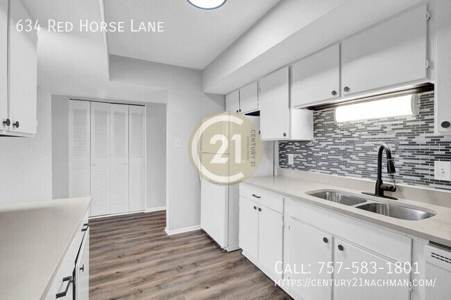 Building Photo - 634 Red Horse Ln