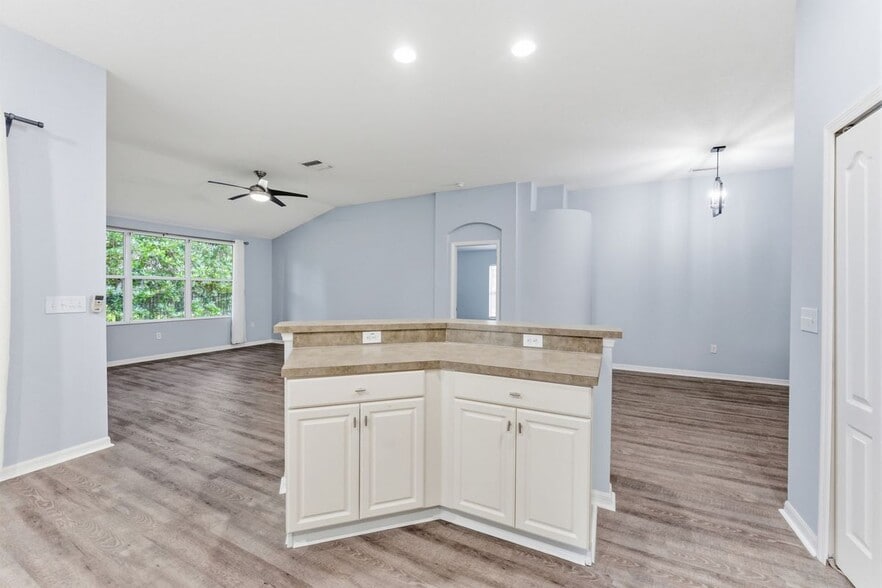 Building Photo - 6125 Gannetwood Pl