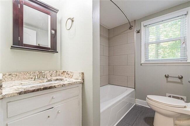 Building Photo - 1574 Old Spring House Ln