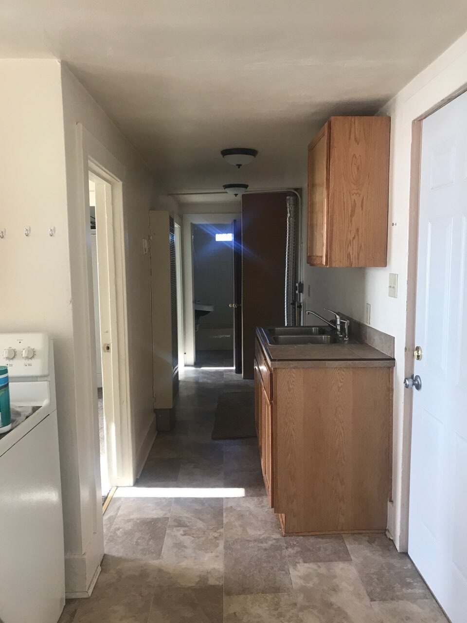 Building Photo - 150 S Kenwood St