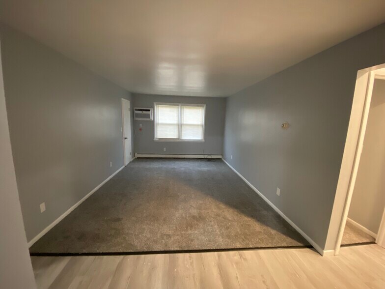 Primary Photo - 1127 N Highland Ave