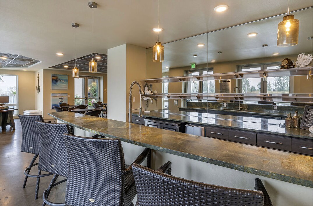 Building Photo - 11505 NE Yacht Harbor Dr