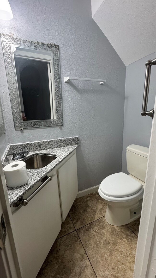 Building Photo - 7925 Grove Ridge Dr