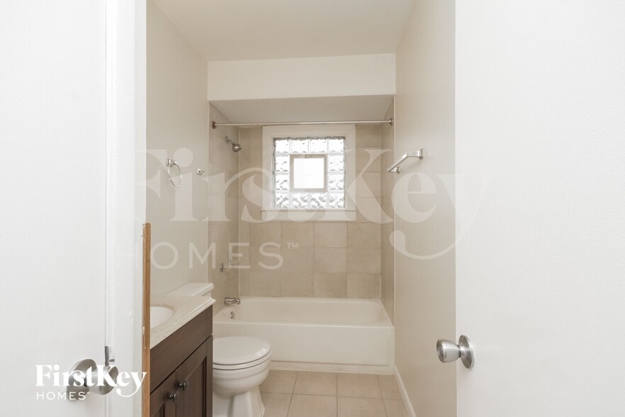 Building Photo - 5724 Edward Dr