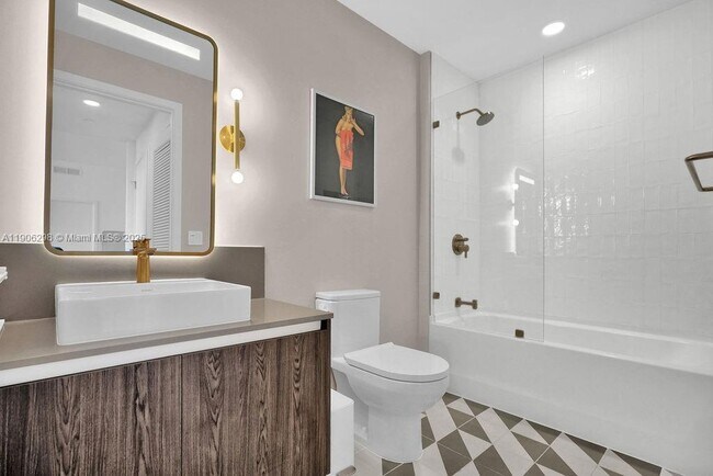 Building Photo - 159 NE 6th St