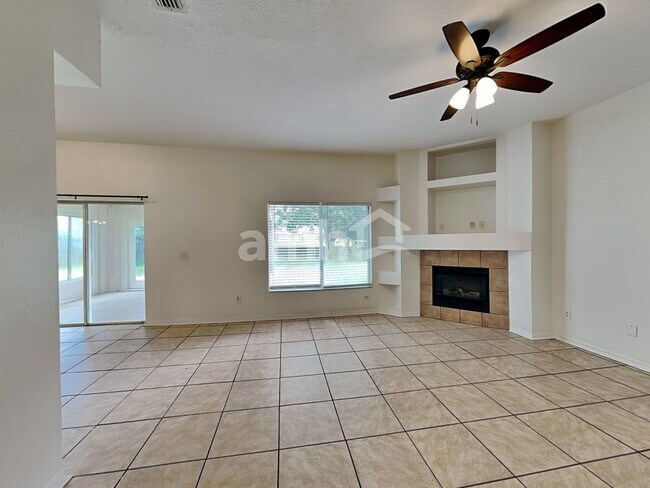 Building Photo - 12639 Longcrest Dr