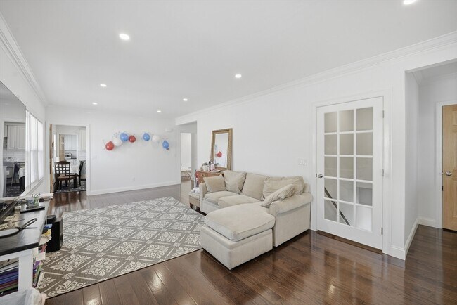 Building Photo - 34 Wilson Ave