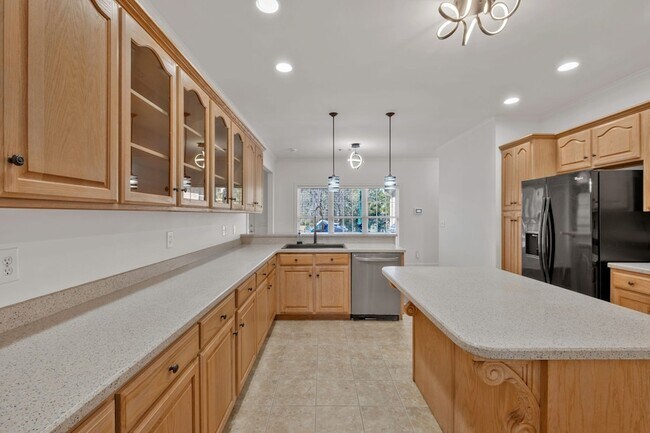 Building Photo - 614 Greene Dr