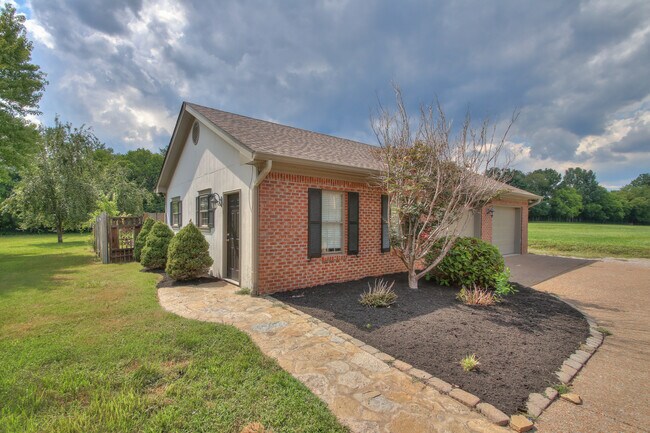 Building Photo - 4335 N Chapel Rd