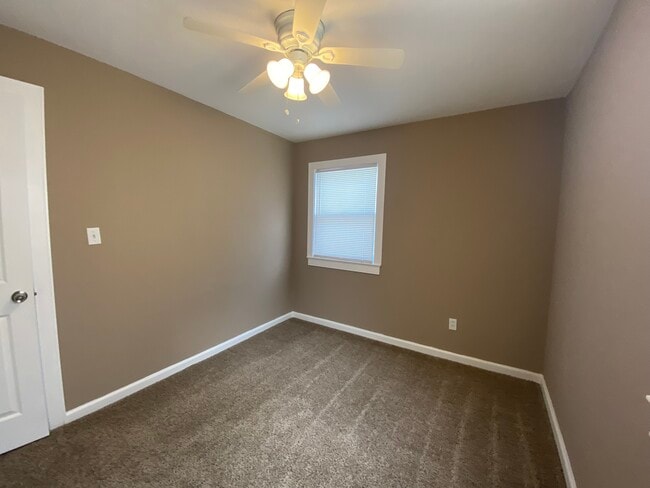 Building Photo - 6825 Beresford Ave