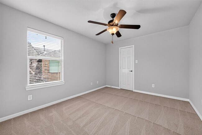 Building Photo - 50 Vershire Cir