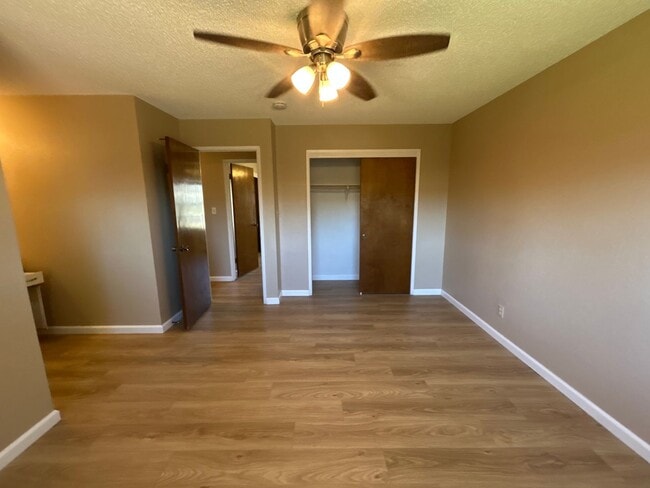 Building Photo - 310 Hedstrom Rd