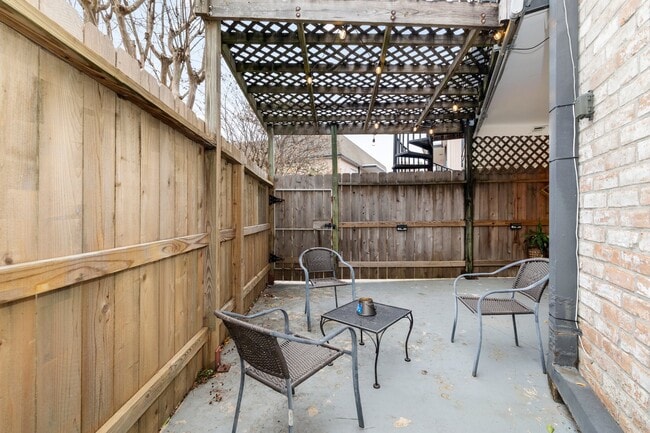 Building Photo - 1809 Stoney Brook Dr