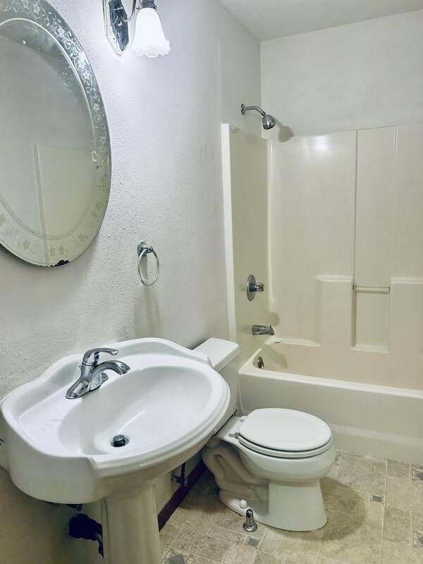 Building Photo - 14700 SE Mill St