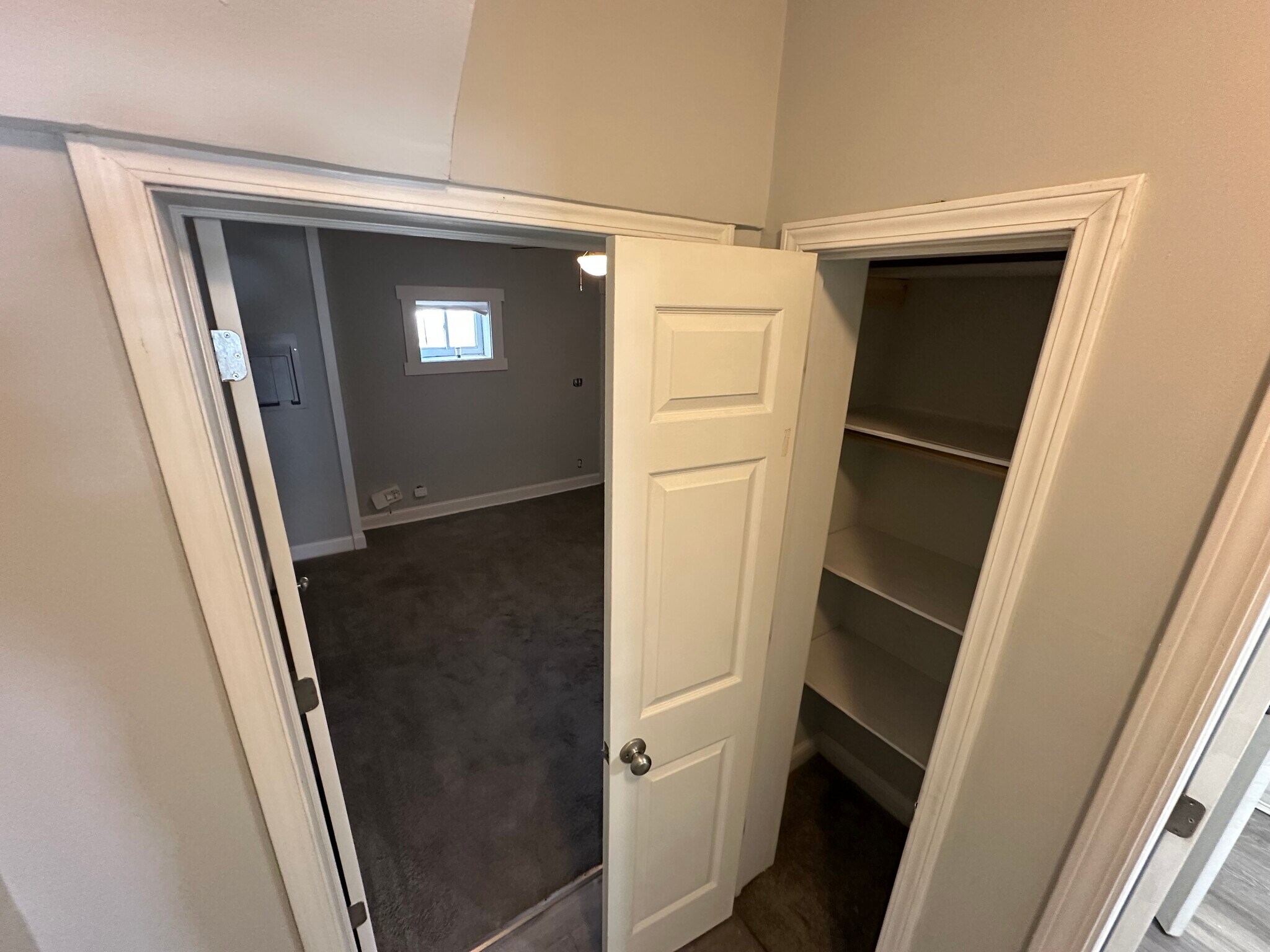 Building Photo - 35 E High St