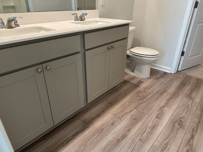 Building Photo - 964 Longleaf Dr