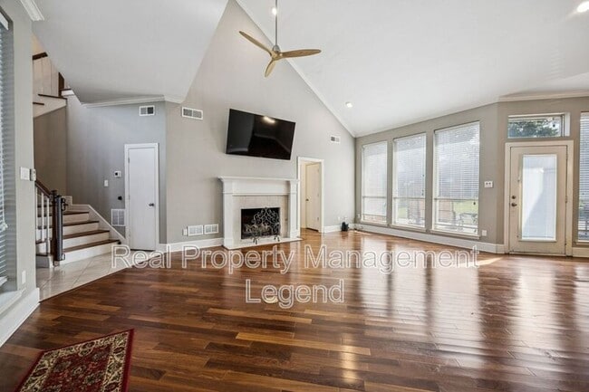 Building Photo - 618 Knollwood Dr