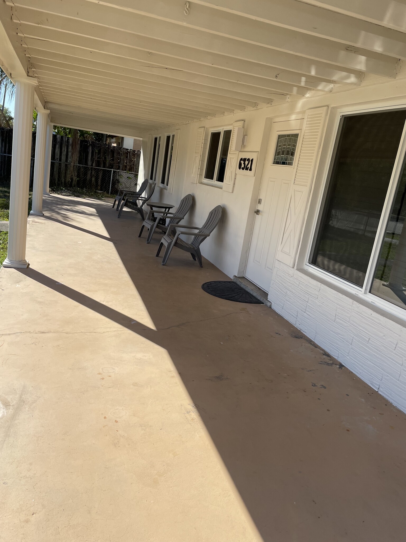 Long front porch - 6321 SW 41st St