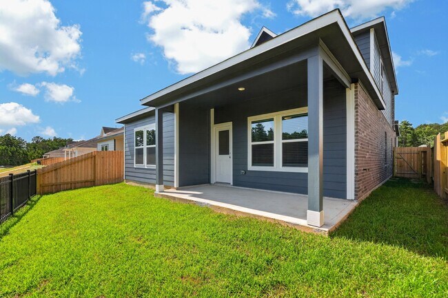 Building Photo - 7762 Bergamot Cir