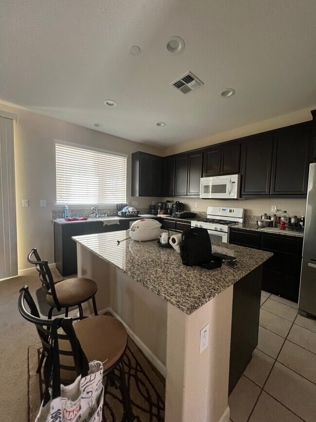 Building Photo - 1088 Gridley Dr