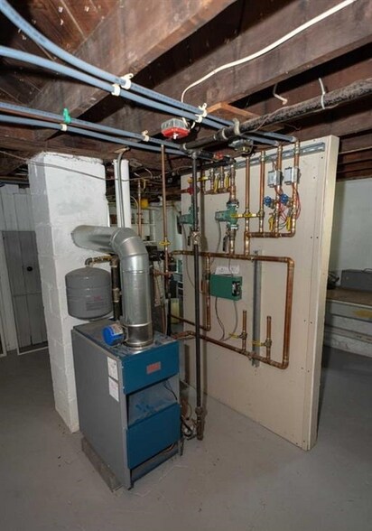 Building Photo - 20 Oakhill Rd