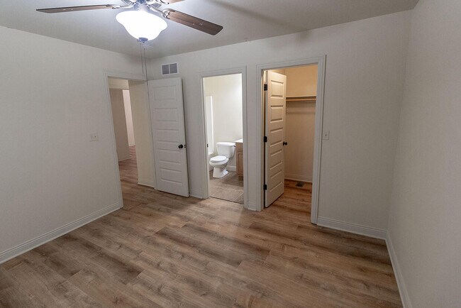 Building Photo - 4610 Dehaven Dr