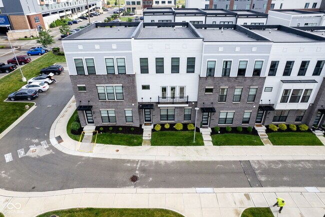Building Photo - 9728 Junction Sta