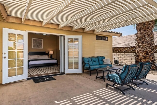 Building Photo - 41740 Jamaica Sands Dr