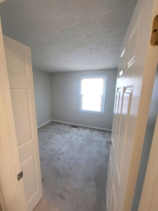 Building Photo - 47 Lucinda Ct