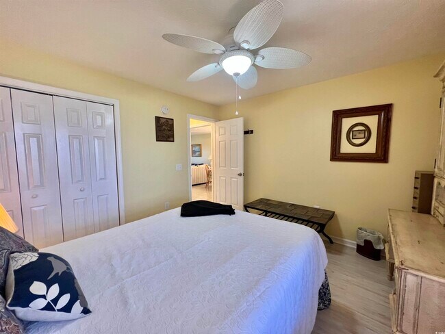 Building Photo - 628 Waterway Village Blvd