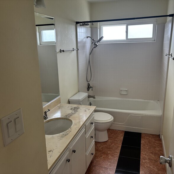 Bathroom - 5215 Sepulveda Blvd