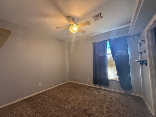 Building Photo - 917 Playa Azul St