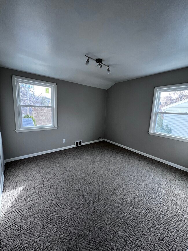 Blinds now added! - 1258 Martha Washington Dr