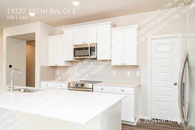 Building Photo - 19327 137th Ave Ct E