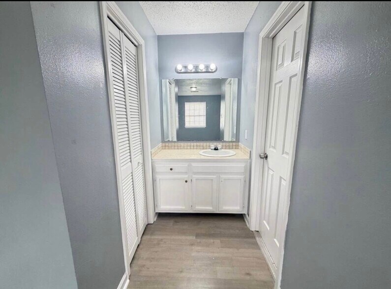 Building Photo - 3515 Yorkfield Dr