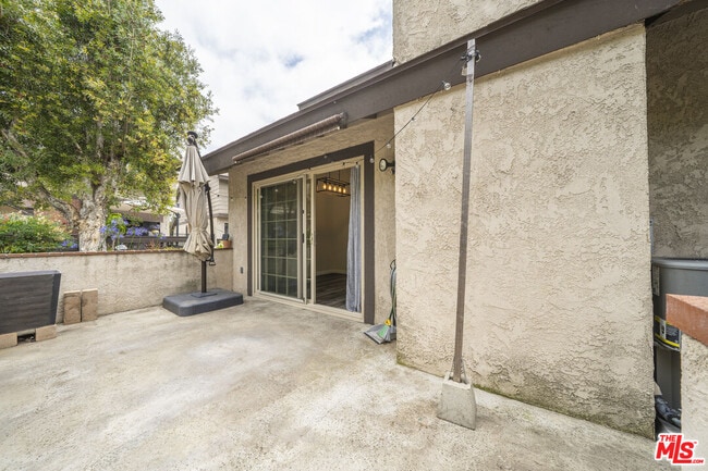 Building Photo - 1507 W Lambert Rd
