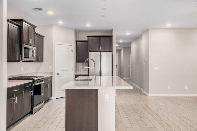 Building Photo - 19981 W Badgett Ln