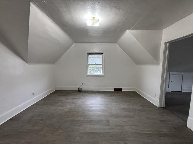 Building Photo - 1821 W Sample St